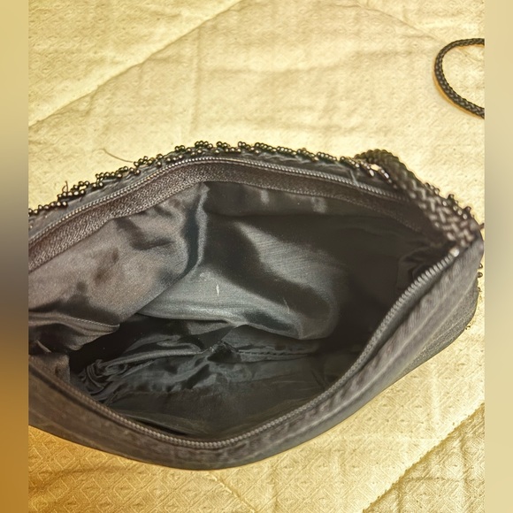 Vintage Beaded Evening Handbag with Zipper Closure - Picture 4 of 4
